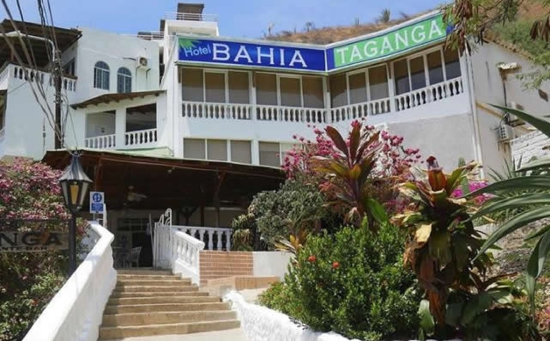 entrada-hotel-bahia-taganga